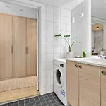 Luxury Seafront 2-bedroom In Center *