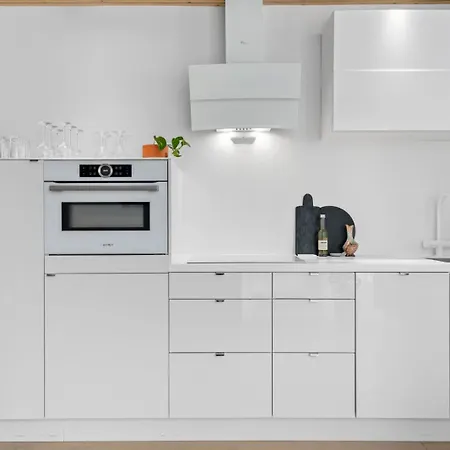 Luxury Seafront 2-bedroom In Center Daire *