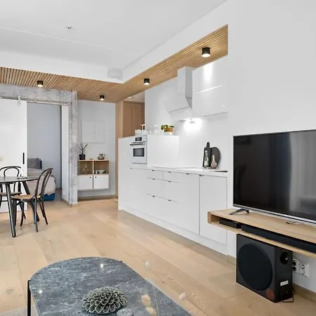 Luxury Seafront 2-bedroom In Center *