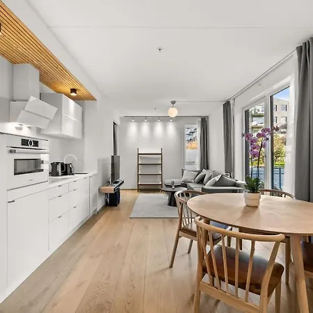 Luxury Seafront 2-bedroom In Center