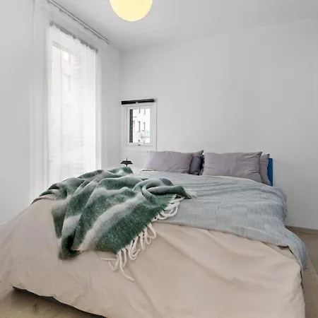 Daire Luxury Seafront 2-bedroom In Center *