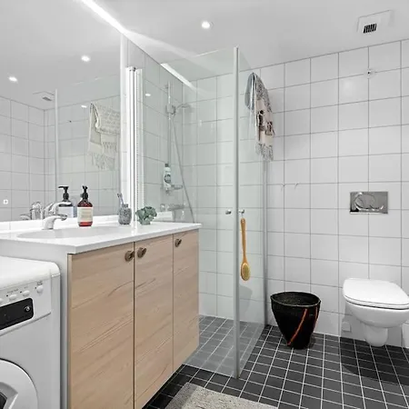 Luxury Seafront 2-bedroom In Center Daire