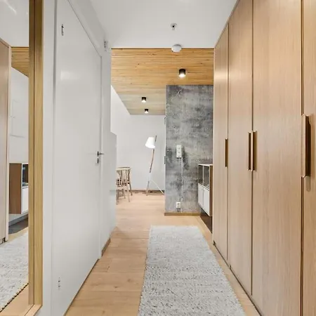 Apartment Luxury 2-bedroom With Seaview In Center