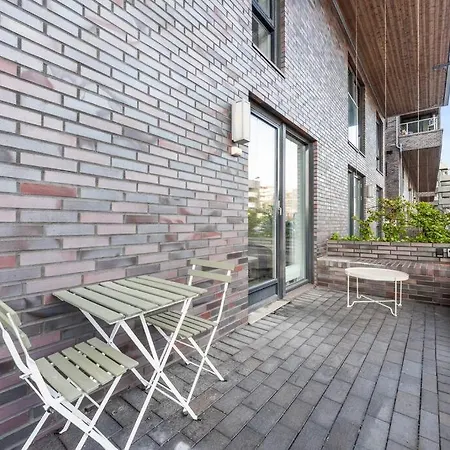Daire Luxury Seafront 2-bedroom In Center *