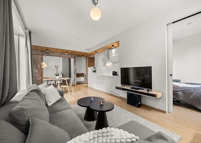 Luxury Seafront 2-bedroom In Center