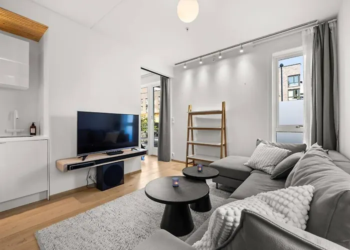 Luxury Seafront 2-bedroom In Center Daire *