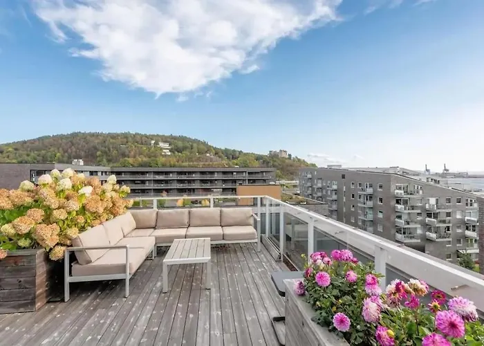 Luxury Seafront 2-bedroom In Center Daire