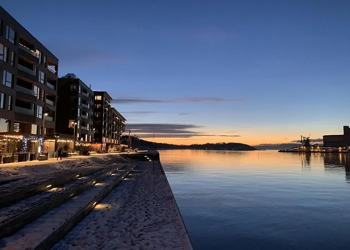 Διαμέρισμα Luxury Seafront 2-bedroom In Center *