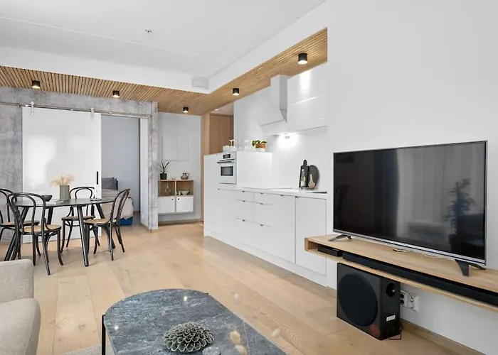 Luxury Seafront 2-bedroom In Center *