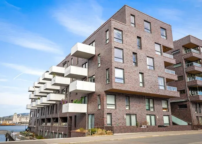 Luxury Seafront 2-bedroom In Center